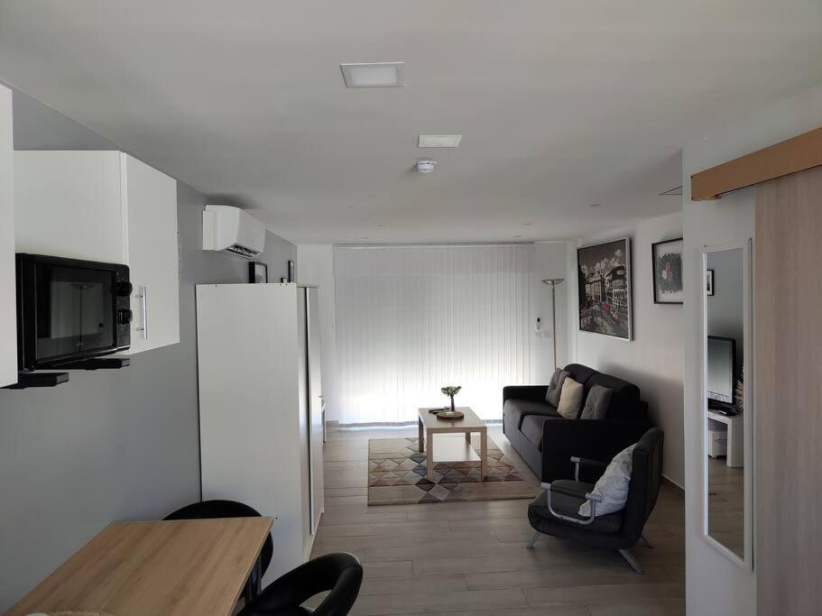 Coquet Studio Port-de-Bouc Extérieur photo